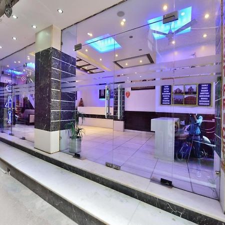 Hotel Sai International New Delhi Buitenkant foto