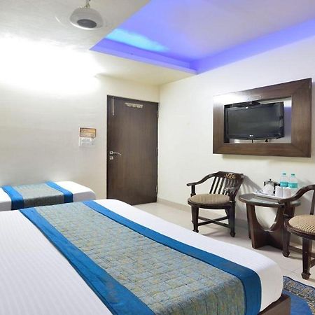 Hotel Sai International New Delhi Buitenkant foto